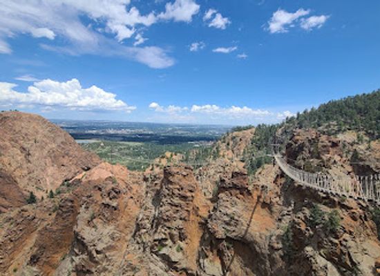 colorado/colorado-springs/landmark/broadmoor-outfitters