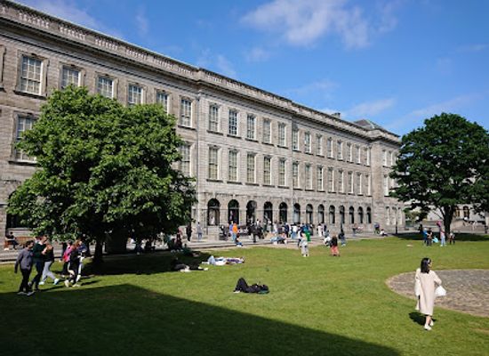 ireland/dublin/trinity-college/landmark/trinity-long-room-hub