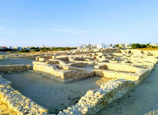 bahrain/central-region/landmark/sar-burial-complex