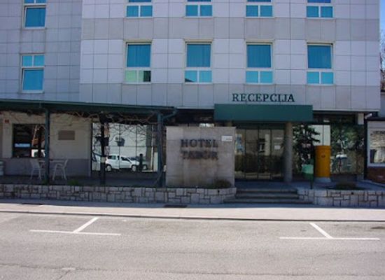 slovenia/sezana/landmark/hotel-tabor