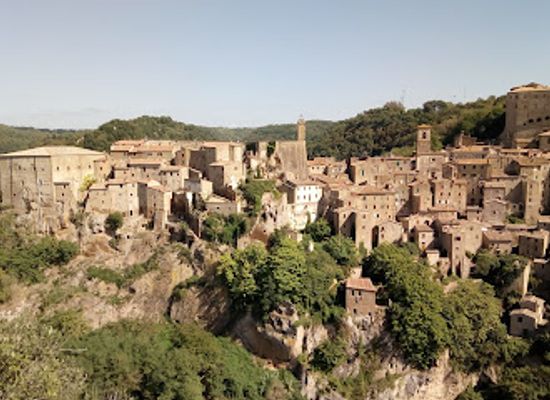 italy/maremma/landmark/etruscan-road-san-rocco-in-sorano