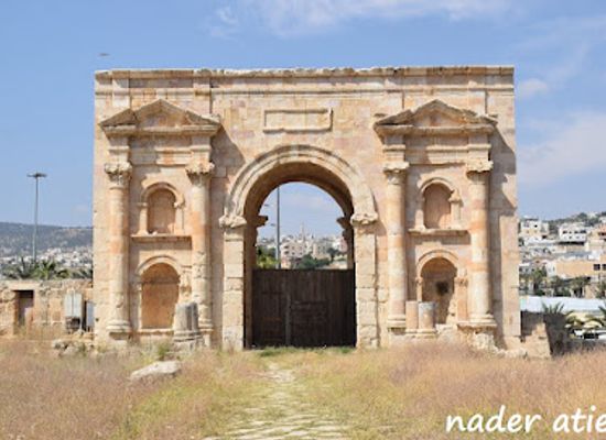 jordan/jerash/landmark/north-gate