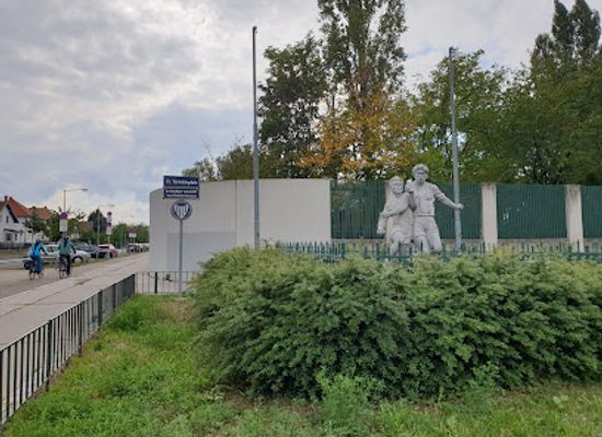 austria/vienna/landmark/vorwarts-xxi-denkmal