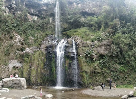 ecuador/northern-sierra/landmark/waterfall-taxopamba