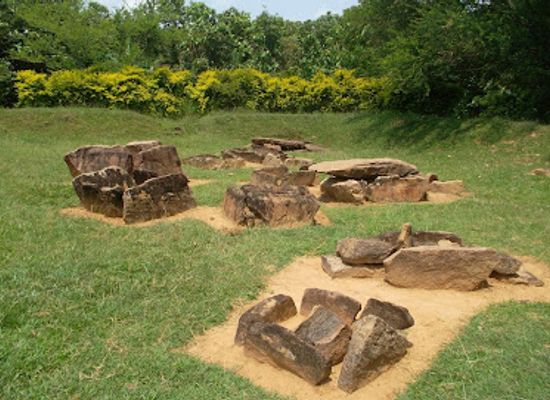 sri-lanka/hill-country/landmark/ibbankatuwa-ancient-cemetry