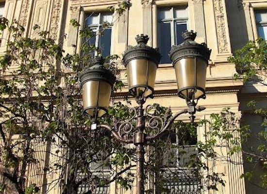 france/ile-de-france/landmark/place-saint-andre-des-arts-rue-danton