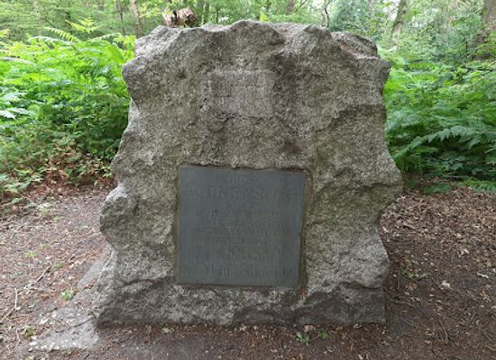 united-kingdom/essex/landmark/the-gypsy-stone