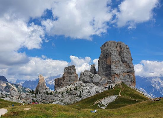 italy/cortina-d-ampezzo/landmark/seggiovia-cinque-torri