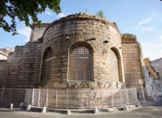 france/camargue/landmark/thermae-of-constantine