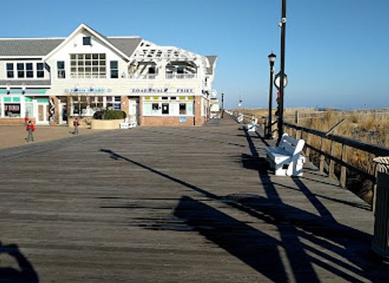 delaware/bethany-beach/landmark/bethany-beach-bandstand