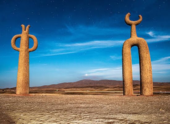 chile/arica/landmark/presencias-tutelares