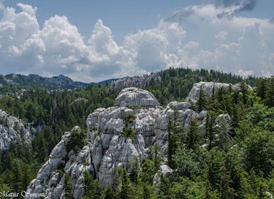 croatia/lika/landmark/white-and-samarian-rocks