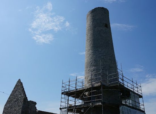 ireland/county-limerick/landmark/dysert-aenghusa-round-tower