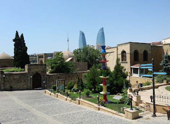 azerbaijan/lankaran-astara-region/landmark/palace-of-the-shirvanshahs