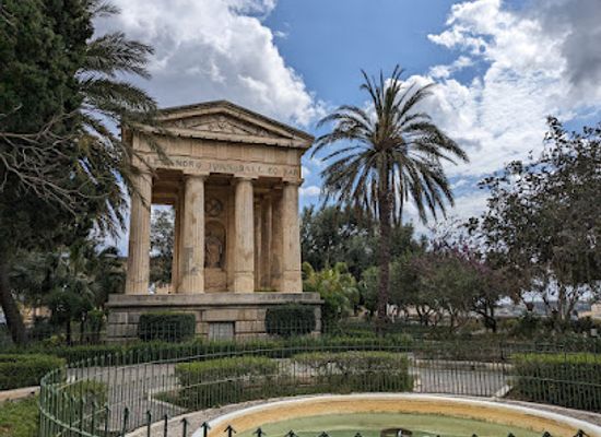 malta/harbour-area/landmark/monument-to-sir-alexander-ball