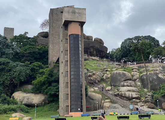 nigeria/idoma/landmark/olumo-rock-tourist-centre