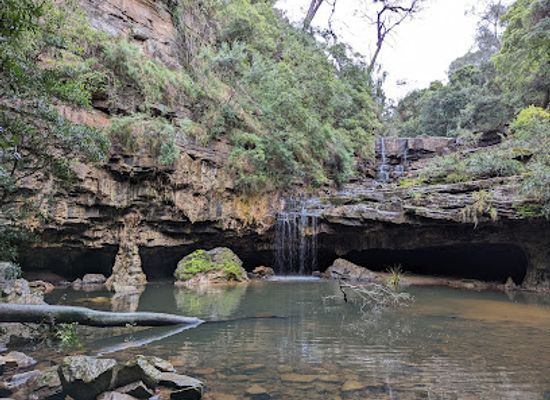 australia/gippsland/landmark/den-of-nargun