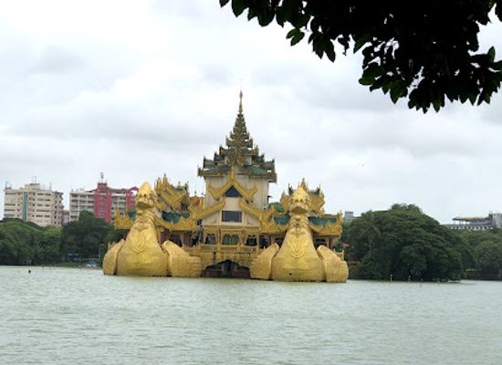 myanmar-burma/yangon/bahan/landmark/bogyoke-statue