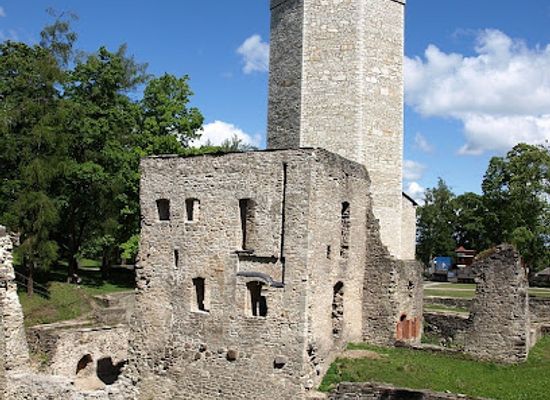 estonia/jarvamaa/landmark/paide-ordulinnuse-varemed-ja-vallitorn