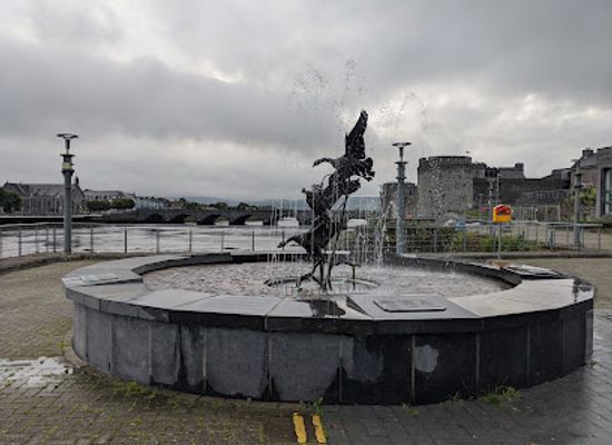 ireland/limerick/landmark/limerick-s-1916-commemorative-garden
