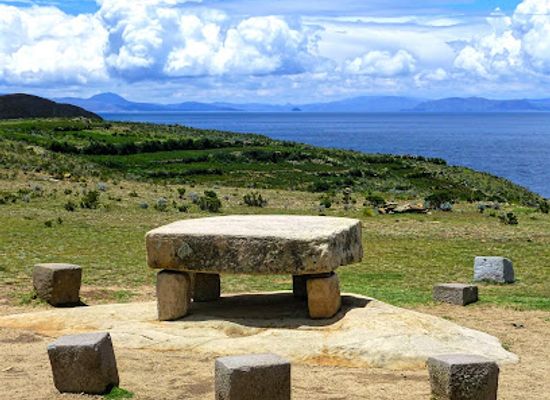 bolivia/lake-titicaca-basin/landmark/roca-sagrada