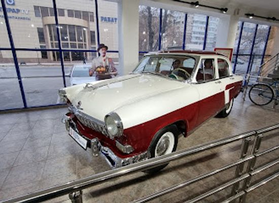 kazakhstan/shymkent/landmark/muzey-retro-avtomobiley