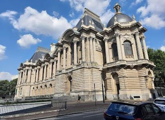 belgium/ypres/landmark/republic-square