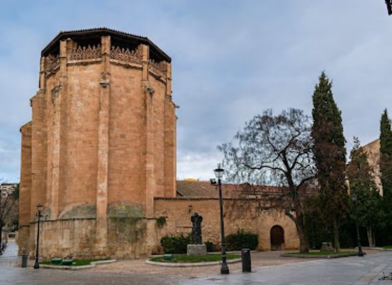 spain/salamanca/centro/landmark/monument-to-miguel-de-unamuno