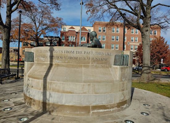 virginia/northern-virginia/landmark/carter-g-woodson-national-historic-site