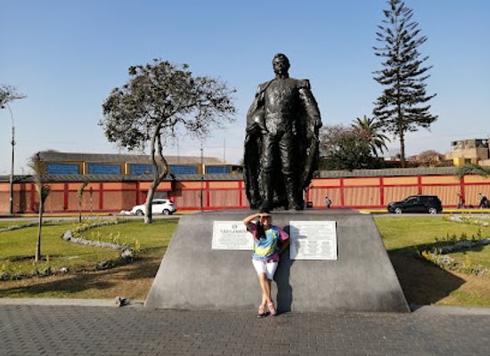 peru/lima/landmark/plaza-de-la-bandera
