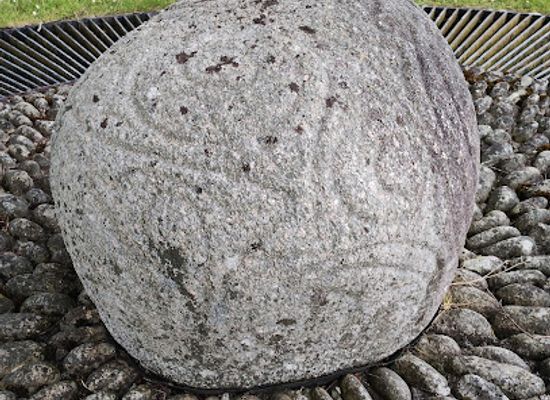 ireland/county-roscommon/landmark/castlestrange-scribed-stone