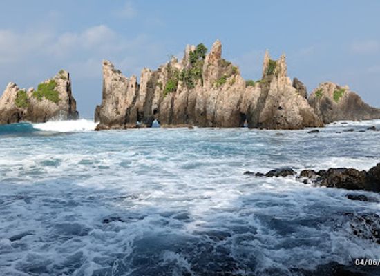 indonesia/lampung/landmark/sharks-teeth-beach