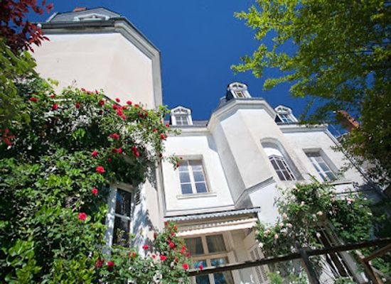 france/tours/landmark/la-maison-jules