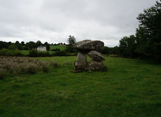 ireland/county-longford/landmark/aghnacliff-portal-tomb-dolmen