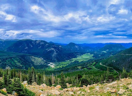 colorado/estes-park/landmark/rainbow-curve-overlook
