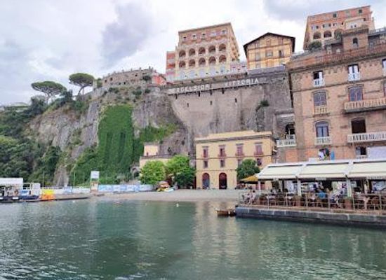 italy/campania/landmark/via-marina-piccola