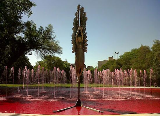 argentina/mendoza/landmark/monumento-a-la-bandera