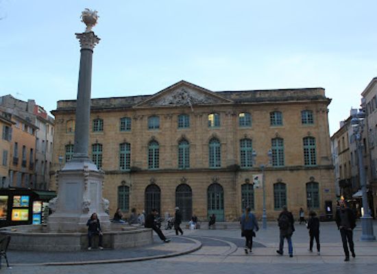 france/aix-en-provence/landmark/library-halle-aux-grains