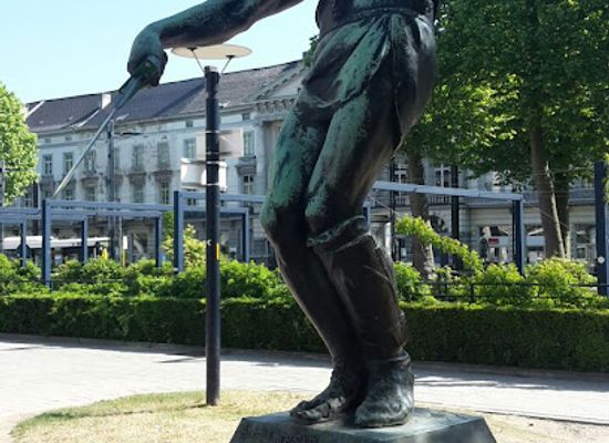 belgium/ghent/landmark/de-stervende-gladiator
