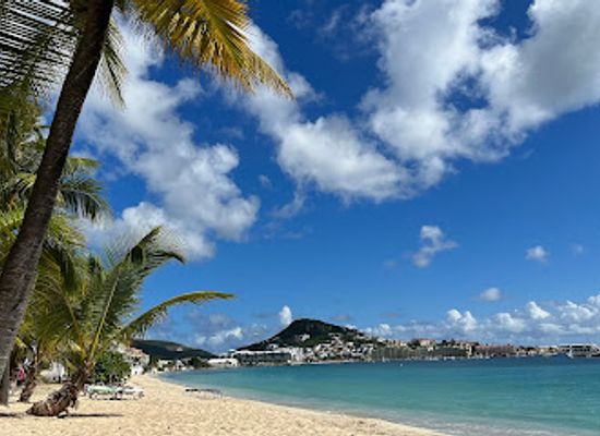 sint-maarten/dawn-beach/landmark/simpson-bay-beach
