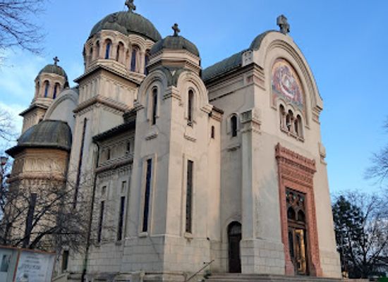 romania/oltenia/landmark/madona-dudu-church