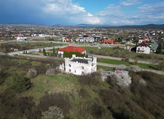 poland/kielce/landmark/cyganski-zamek-przy-liroyu