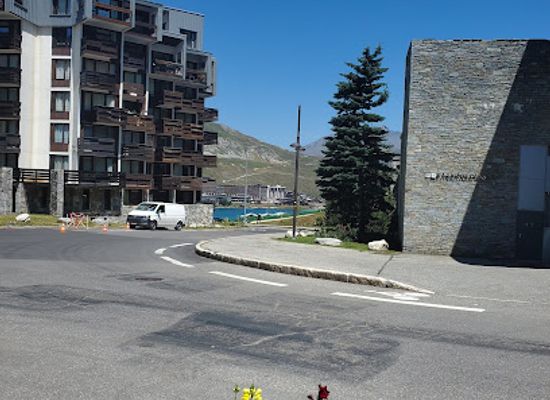 france/tignes/landmark/tignes-val-claret-tourist-information-centre