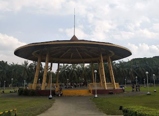 philippines/angeles-city/malabanias/landmark/bayanihan-park