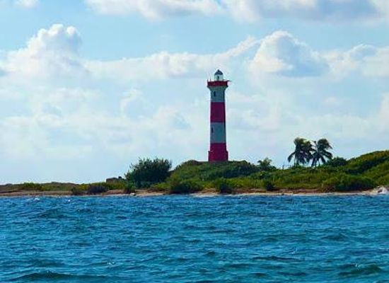 mexico/playa-del-carmen/landmark/punta-molas-lighthouse