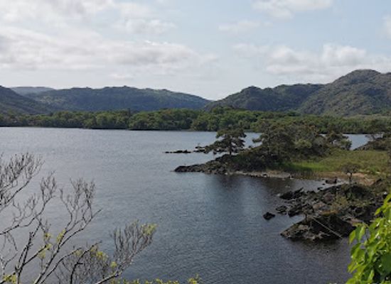 ireland/killarney-national-park/landmark/dinis-cottage