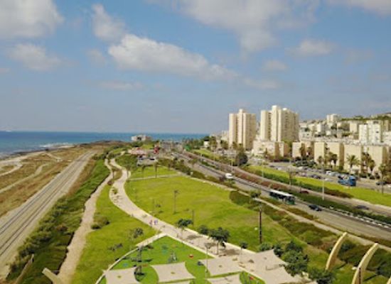 israel/haifa-beaches/landmark/hecht-park