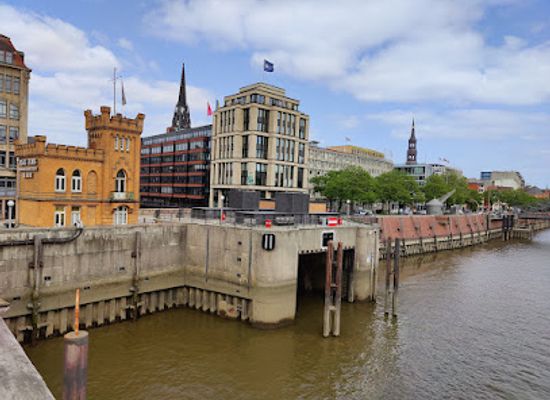 germany/hamburg/altstadt/landmark/house-of-seafaring