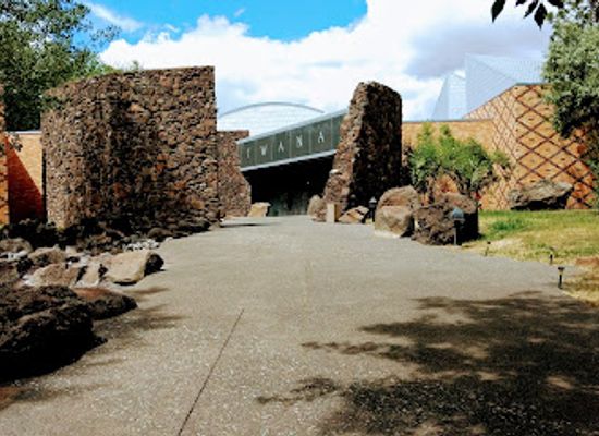 oregon/cascade-range/landmark/museum-at-warm-springs