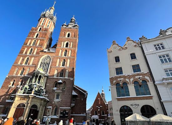 poland/krakow/landmark/nicolaus-copernicus-statue